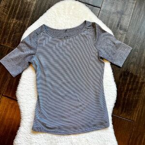 Prana Kaylin Heather Gray Short Sleeve Size Small